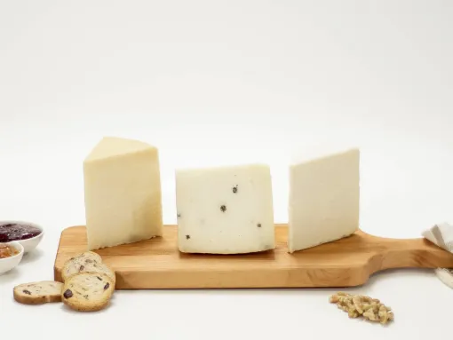 Lote Curado Cabra - 3 Cuñas   Pimienta - Manteca -  Leche Cruda