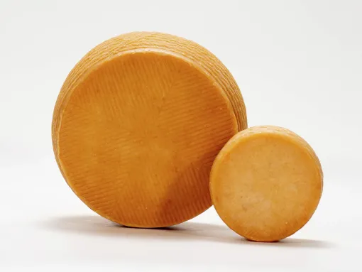 Queso puro de cabra curado ahumado